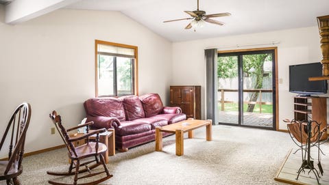 Tiny photo for 904 E California Avenue, Urbana, IL 61801 (MLS # 12697516)