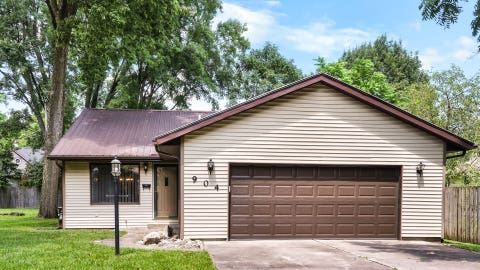 Photo of 904 E California Avenue, Urbana, IL 61801 (MLS # 12697516)