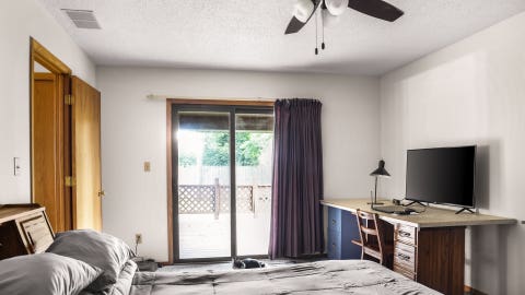Tiny photo for 904 E California Avenue, Urbana, IL 61801 (MLS # 12697516)