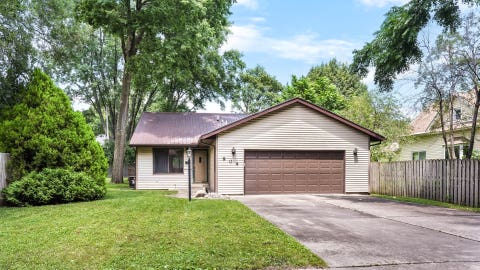 Tiny photo for 904 E California Avenue, Urbana, IL 61801 (MLS # 12697516)