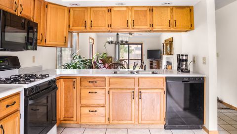 Tiny photo for 904 E California Avenue, Urbana, IL 61801 (MLS # 12697516)