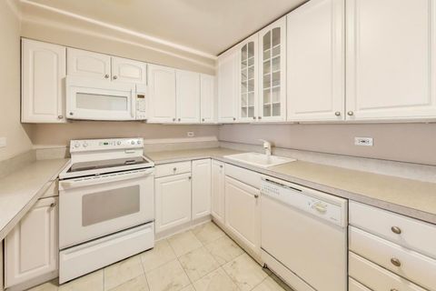 Tiny photo for 1560 N Sandburg Terrace #510, Chicago, IL 60610 (MLS # 12491867)