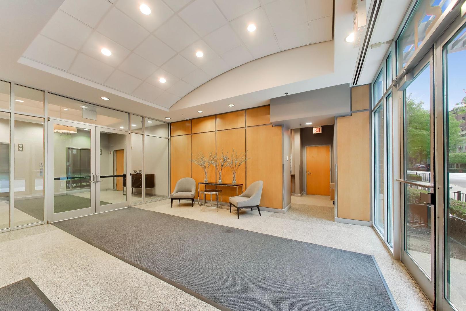 421 W Huron Street 1303