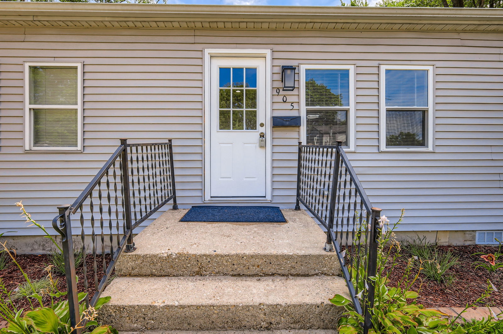 905 N Joliet Street