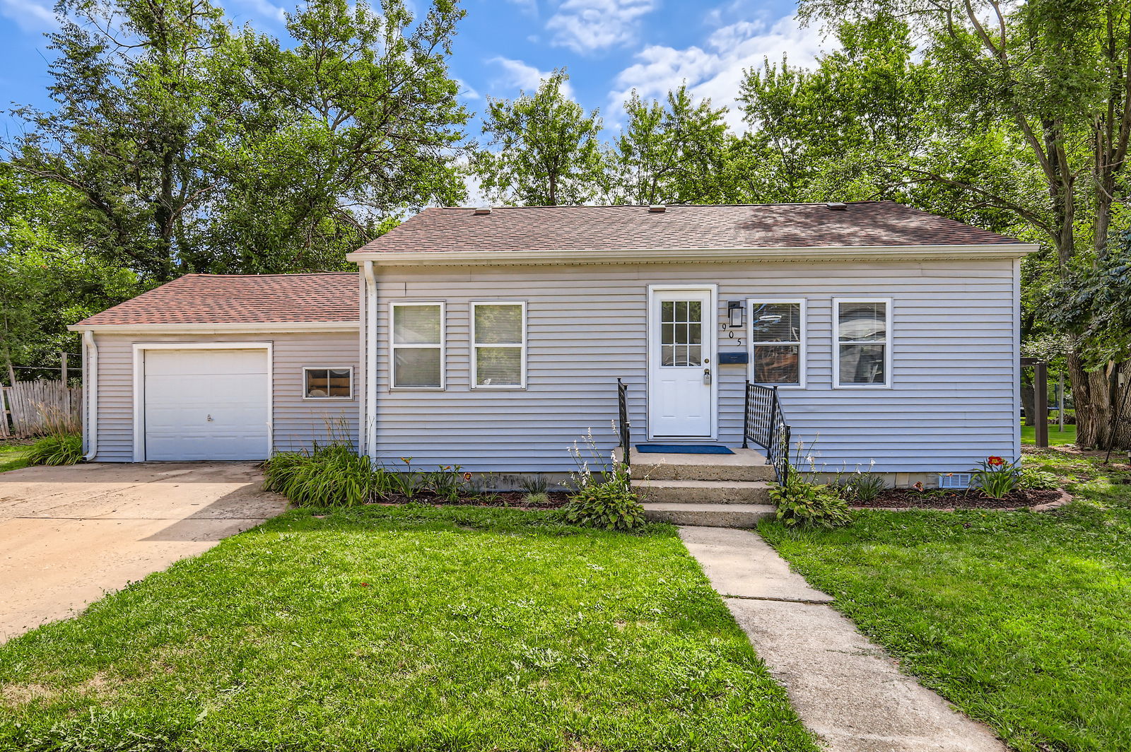 905 N Joliet Street