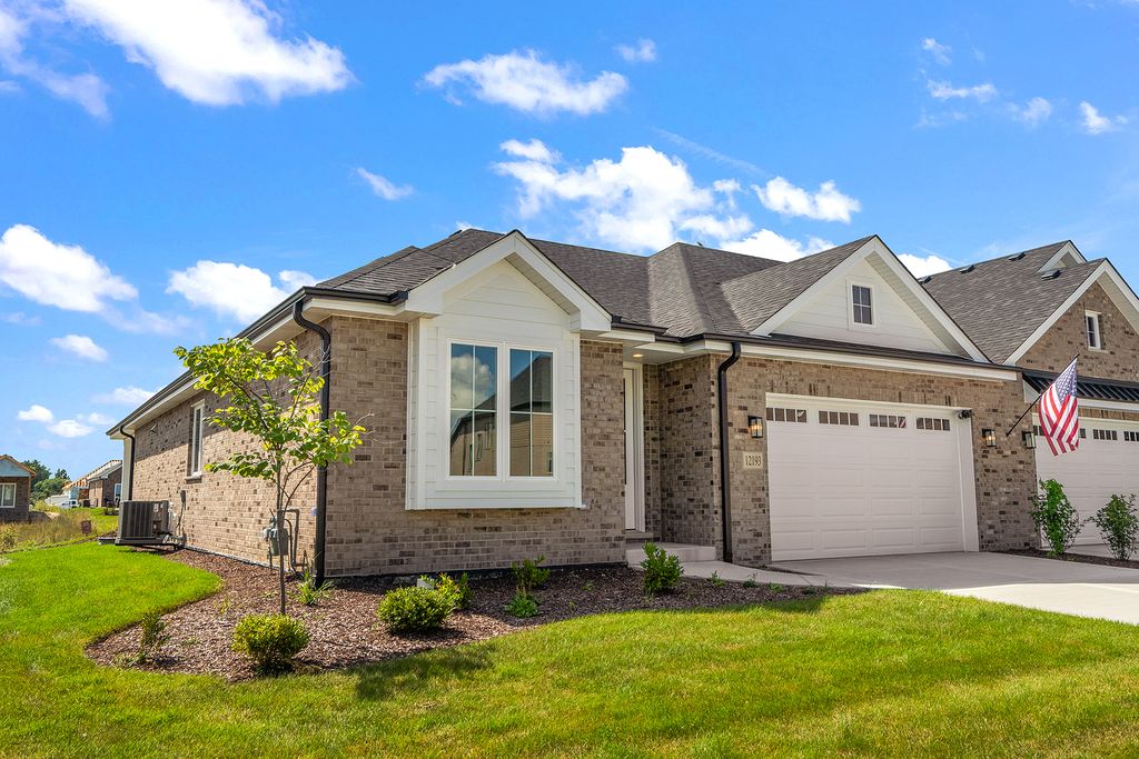 Photo for 12193 Curragh Meadow Way, Lemont, IL 60439 (MLS # 12495239)