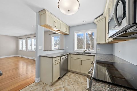 Tiny photo for 4426 Florence Avenue, Downers Grove, IL 60515 (MLS # 12515636)