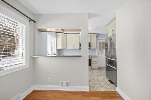 Tiny photo for 4426 Florence Avenue, Downers Grove, IL 60515 (MLS # 12515636)