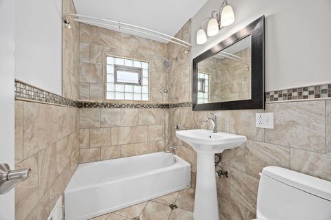 Tiny photo for 4426 Florence Avenue, Downers Grove, IL 60515 (MLS # 12515636)