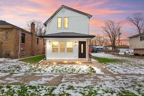 Tiny photo for 12531 S Honore Street, Calumet Park, IL 60827 (MLS # 12555292)
