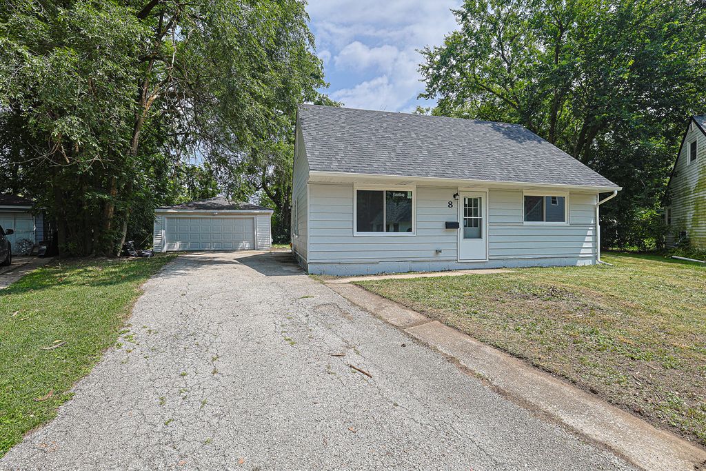 Photo for 8 ALLEGHENY Court, Park Forest, IL 60466 (MLS # 12498481)