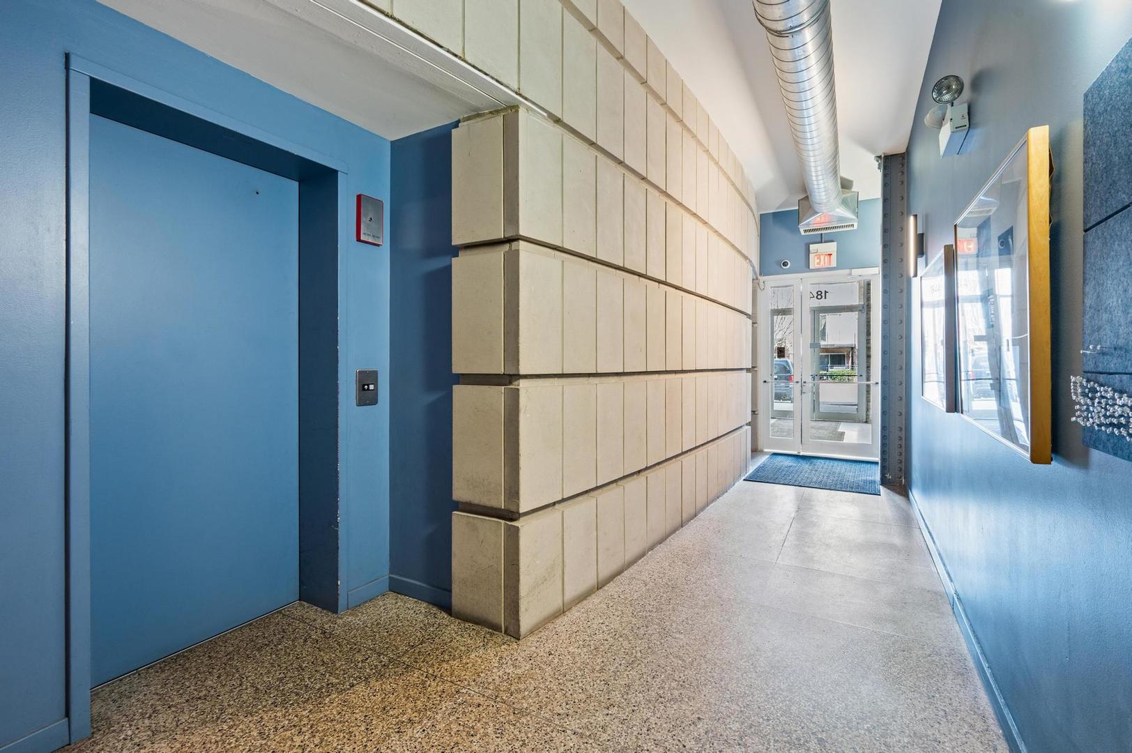 1844 S Michigan Avenue 102