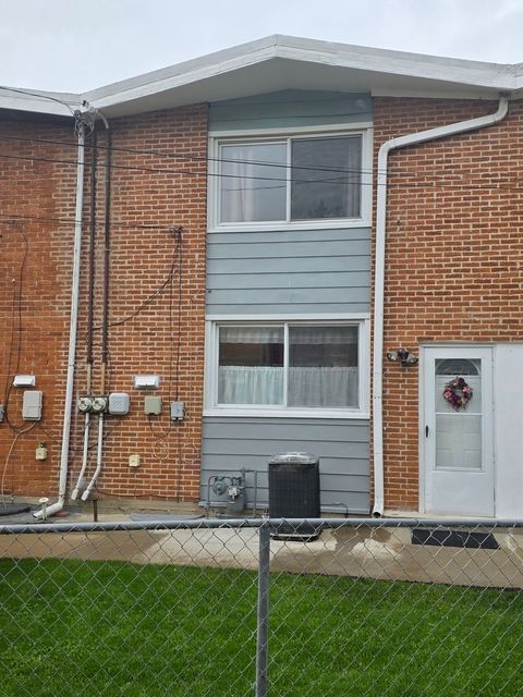 Tiny photo for 2129 Ash Street #G, Des Plaines, IL 60018 (MLS # 12629563)