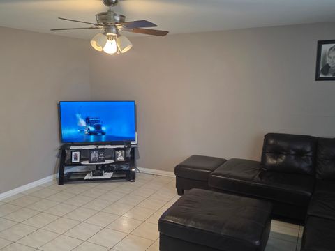 Tiny photo for 2129 Ash Street #G, Des Plaines, IL 60018 (MLS # 12629563)