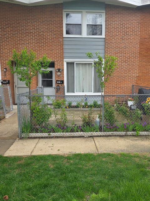 Photo of 2129 Ash Street #G, Des Plaines, IL 60018 (MLS # 12629563)