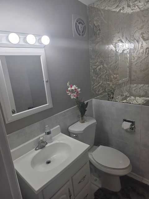 Tiny photo for 2129 Ash Street #G, Des Plaines, IL 60018 (MLS # 12629563)