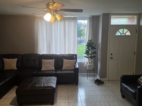 Tiny photo for 2129 Ash Street #G, Des Plaines, IL 60018 (MLS # 12629563)