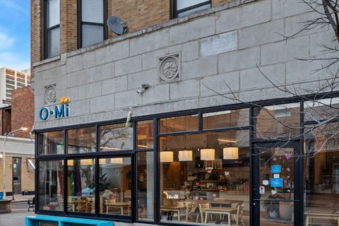 3135 N Broadway Street Chicago IL 60657