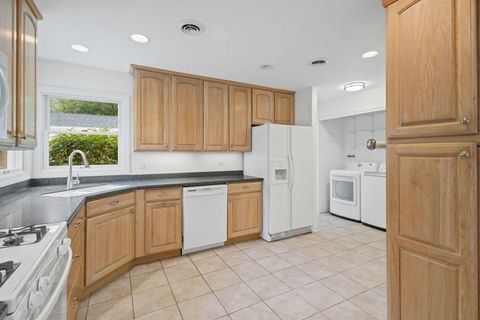 Tiny photo for 837 E Rockland Road, Libertyville, IL 60048 (MLS # 12496585)