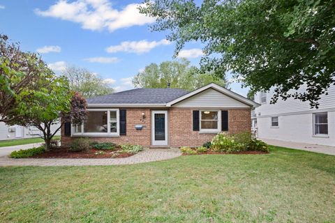 Photo of 837 E Rockland Road, Libertyville, IL 60048 (MLS # 12496585)