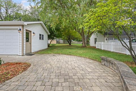 Tiny photo for 837 E Rockland Road, Libertyville, IL 60048 (MLS # 12496585)