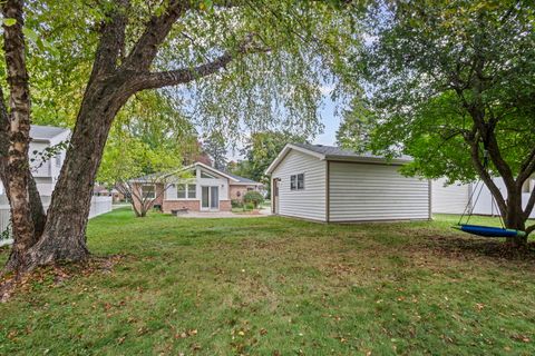 Tiny photo for 837 E Rockland Road, Libertyville, IL 60048 (MLS # 12496585)