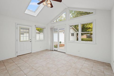 Tiny photo for 837 E Rockland Road, Libertyville, IL 60048 (MLS # 12496585)