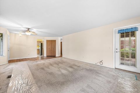 Tiny photo for 1694 Penny Lane #A, Crystal Lake, IL 60014 (MLS # 12477828)