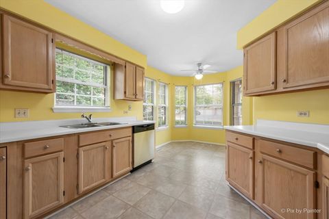 Tiny photo for 1694 Penny Lane #A, Crystal Lake, IL 60014 (MLS # 12477828)