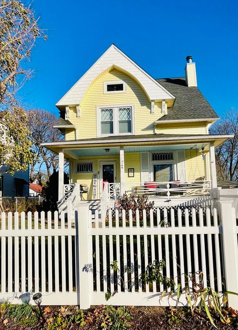 A home in Waukegan