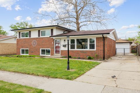 Tiny photo for 90 Peyton Drive, Chicago Heights, IL 60411 (MLS # 12626452)