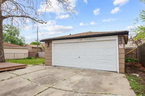 Tiny photo for 90 Peyton Drive, Chicago Heights, IL 60411 (MLS # 12626452)