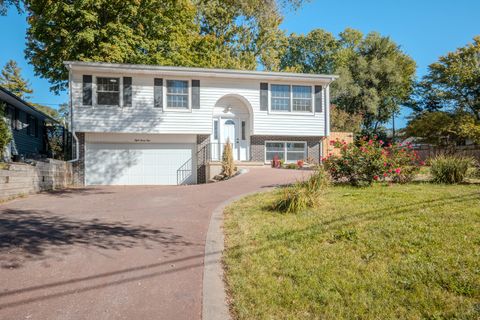 Photo of 839 N Bennett Street, Geneva, IL 60134 (MLS # 12491977)