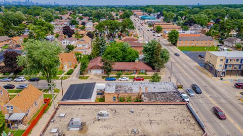 Tiny photo for 3847 Euclid Avenue, Berwyn, IL 60402 (MLS # 12496832)