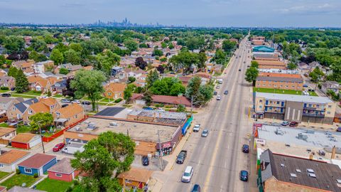 Tiny photo for 3847 Euclid Avenue, Berwyn, IL 60402 (MLS # 12496832)