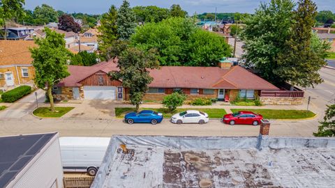 Tiny photo for 3847 Euclid Avenue, Berwyn, IL 60402 (MLS # 12496832)