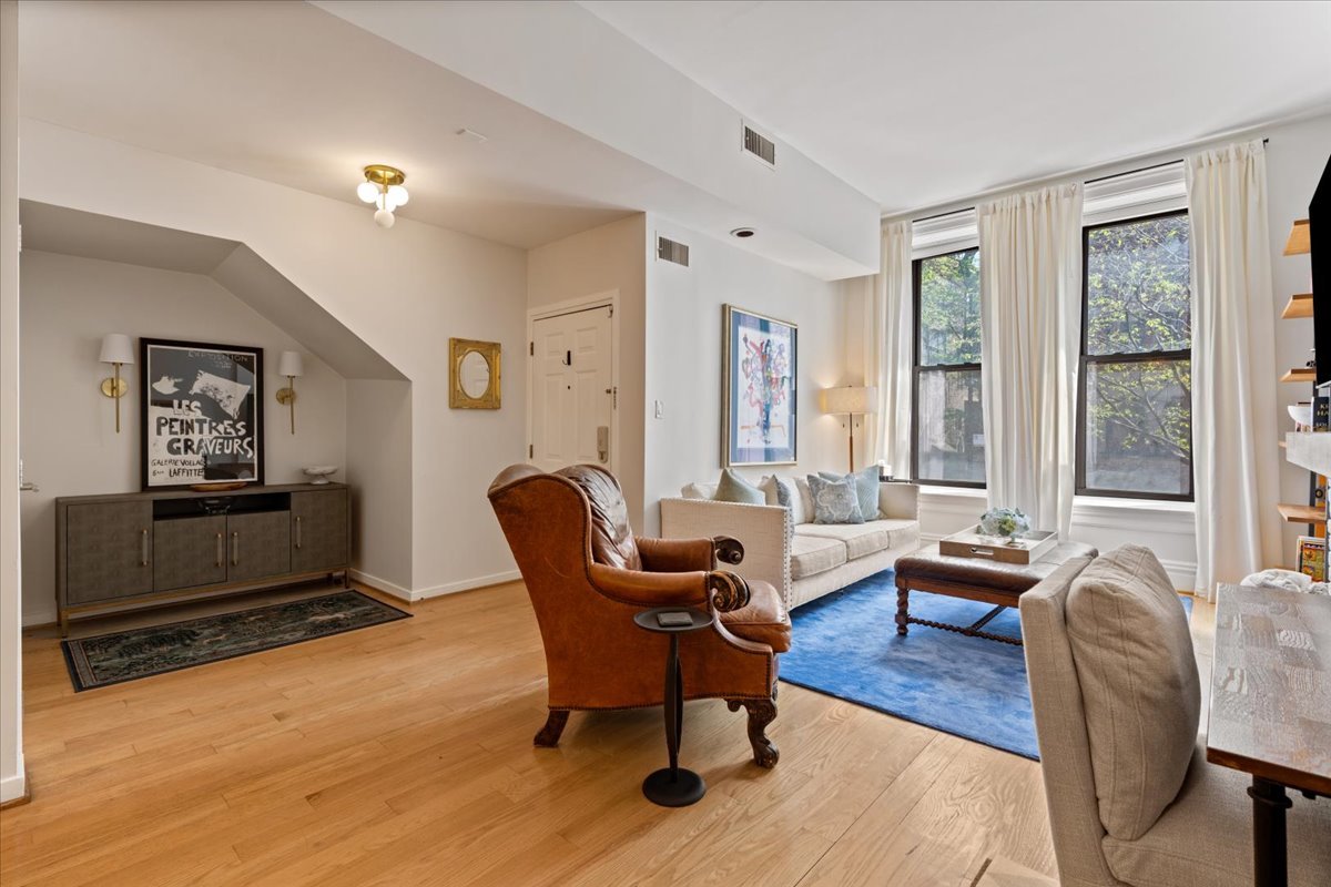 158 W Burton Place 1