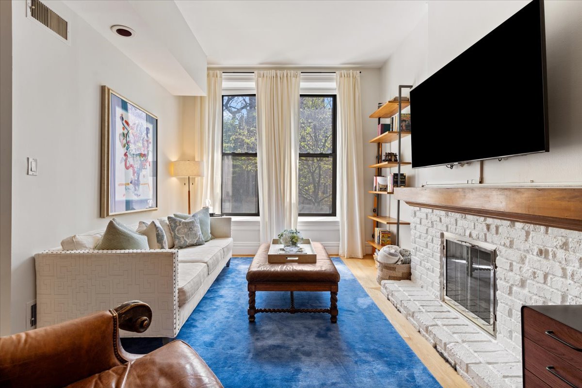 158 W Burton Place 1