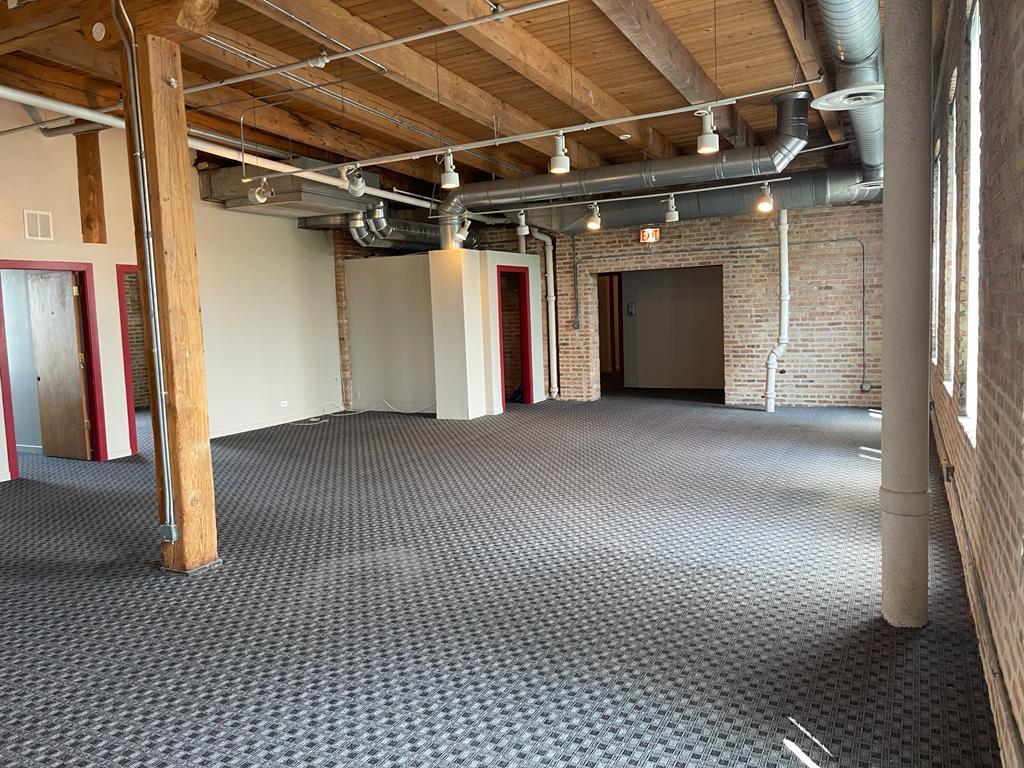 833 W CHICAGO Avenue 320