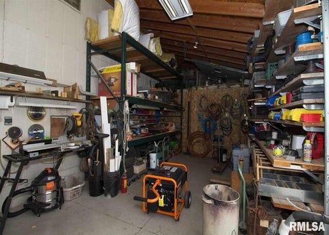 Tiny photo for 225 34TH Avenue, Rock Island, IL 61201 (MLS # QC4259038)