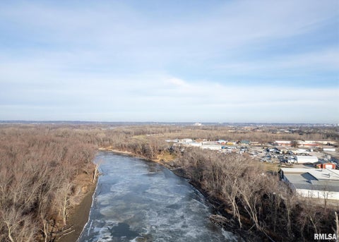 Tiny photo for 225 34TH Avenue, Rock Island, IL 61201 (MLS # QC4259038)