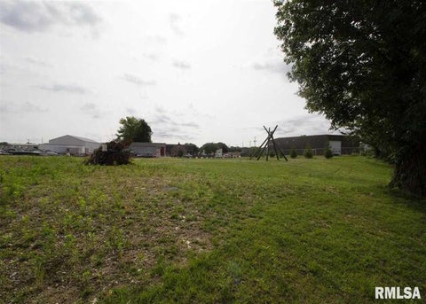 Tiny photo for 225 34TH Avenue, Rock Island, IL 61201 (MLS # QC4259038)