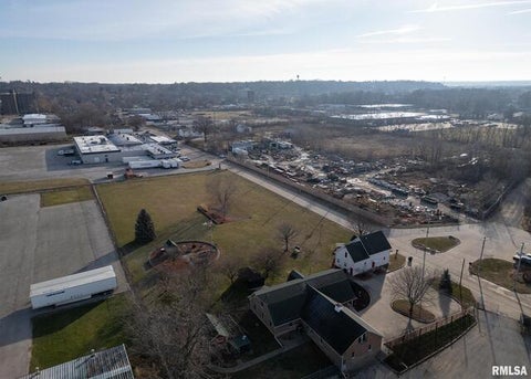 Tiny photo for 225 34TH Avenue, Rock Island, IL 61201 (MLS # QC4259038)
