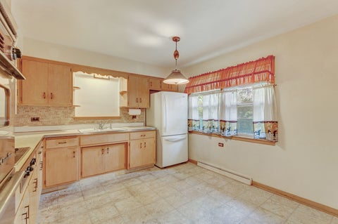 Tiny photo for 1225 S Cumberland Avenue, Park Ridge, IL 60068 (MLS # 12739254)