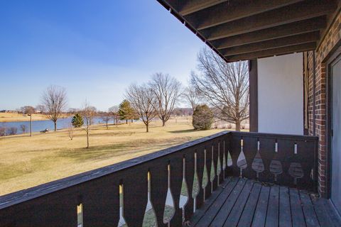 Tiny photo for 4 Crestview Lane #10, Vernon Hills, IL 60061 (MLS # 12588342)