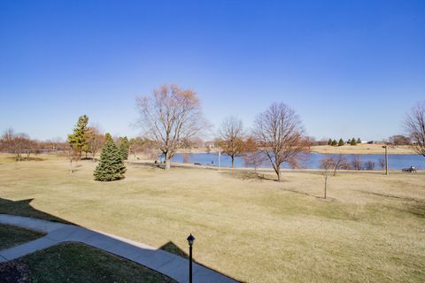 Tiny photo for 4 Crestview Lane #10, Vernon Hills, IL 60061 (MLS # 12588342)