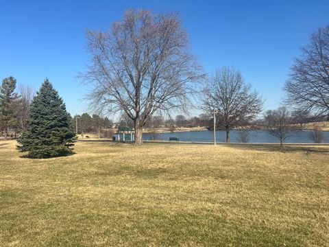 Tiny photo for 4 Crestview Lane #10, Vernon Hills, IL 60061 (MLS # 12588342)