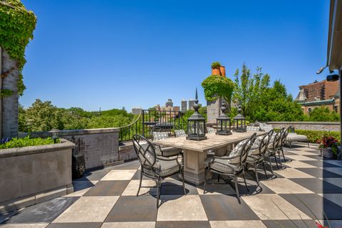 Tiny photo for 401 W Dickens Avenue, Chicago, IL 60614 (MLS # 12392156)