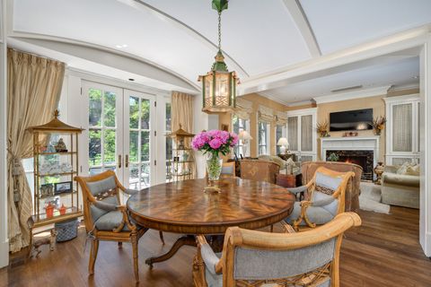 Tiny photo for 401 W Dickens Avenue, Chicago, IL 60614 (MLS # 12392156)
