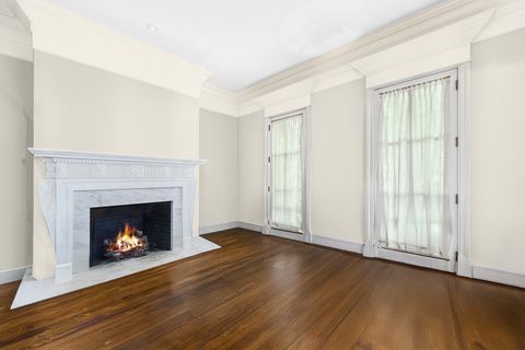 Tiny photo for 401 W Dickens Avenue, Chicago, IL 60614 (MLS # 12392156)
